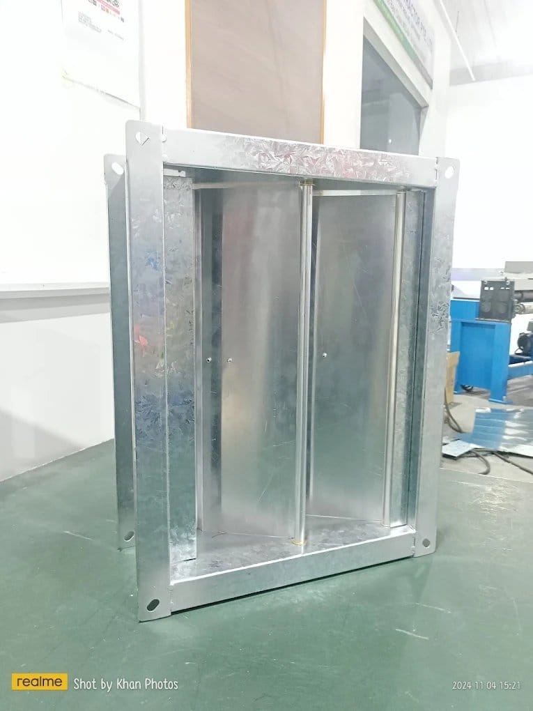 Rectangular vertical blade damper